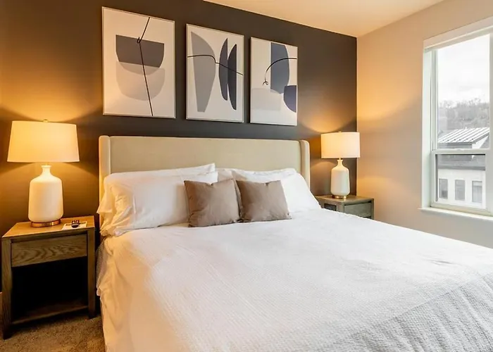 Landing Modern With Amazing Amenities Pittsburgh