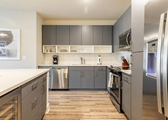 Landing Modern With Amazing Amenities Apartment *